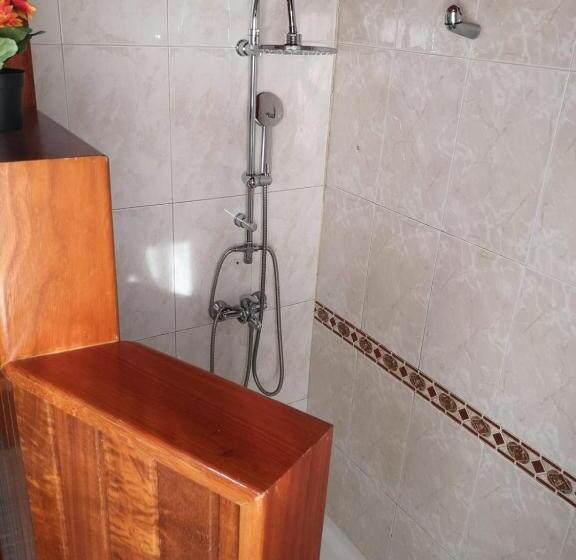 バスルーム共有のシングルスタンダード, Vivienda El Timón