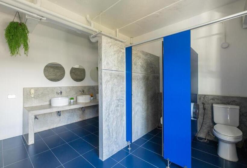 标准三人间, Marco Polo Phuket Poshtel & Bistro