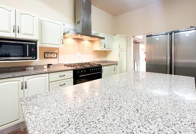 Дом 1 Спальня, Tarkshay Hospitality