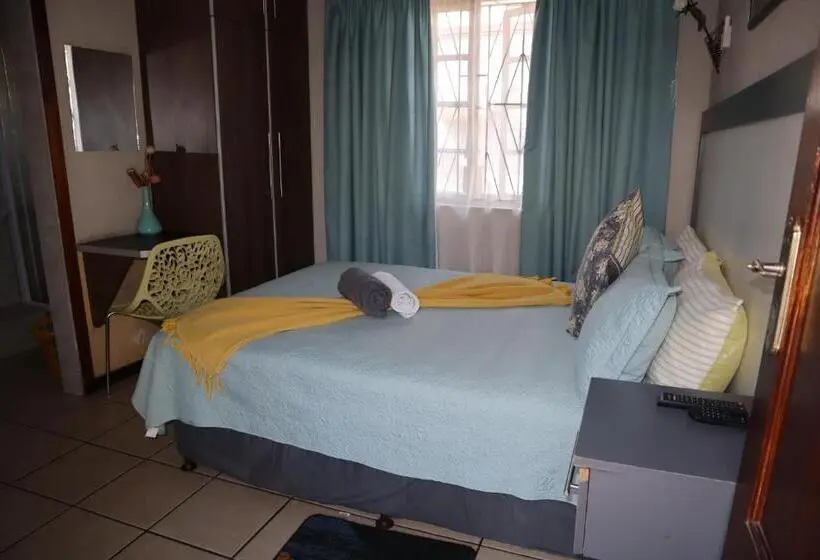 デラックスルーム, Enhle Bed And Breakfast