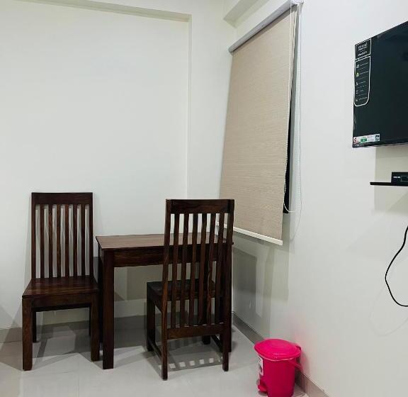 Quarto Estandar, Jagdish