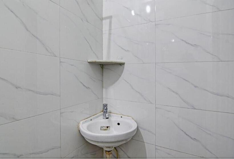 اتاق استاندارد, Oyo Nirmal Guest House