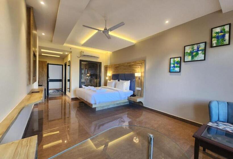 패밀리 룸, Staycation Premium Riviera Resort Dharamshala   A Riverside Resort With Balcony View