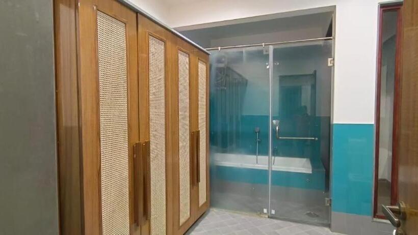 デラックスルーム, Ratanba Farms