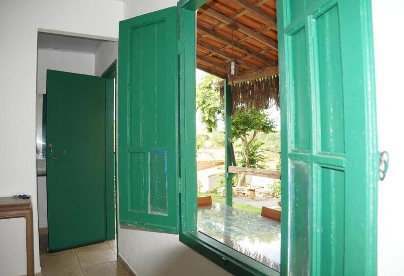 إستوديو ديلوكس, Villa Santo Hilário Conect