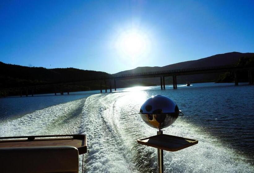 إستوديو ديلوكس, Villa Santo Hilário Conect