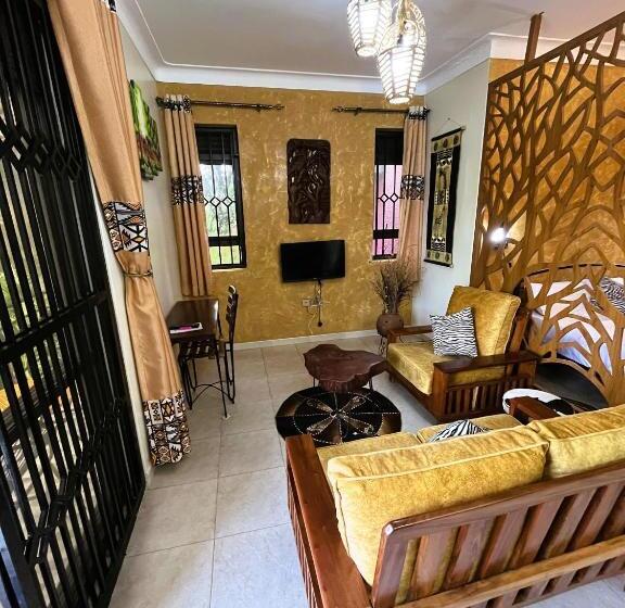 بانگلوی استاندارد, Airy Studio Flat With Beautiful Garden