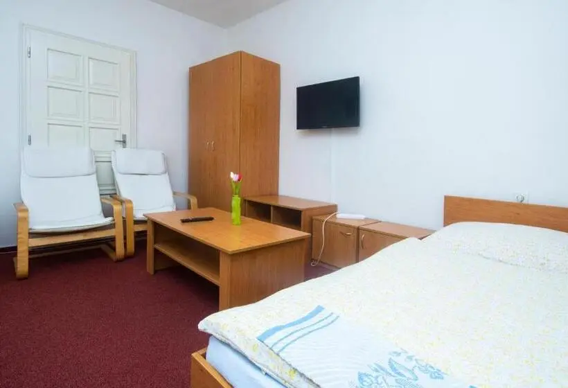 Standard Kolmen Hengen Huone, Penzion Hájenka
