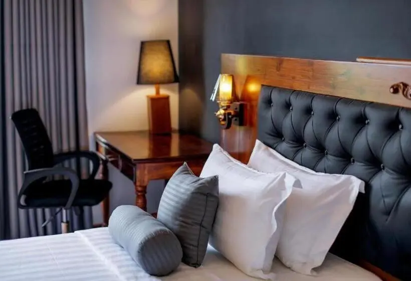 Juniorsviitti Parveke, Covanro Sigiriya   Brand New Luxury