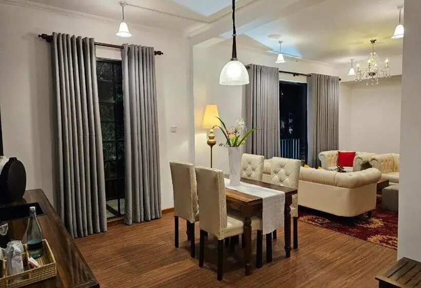 Sviitti Uima-allas, Covanro Sigiriya   Brand New Luxury