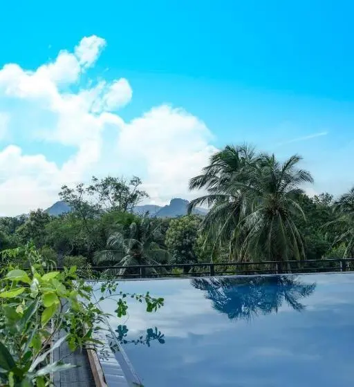 Sviitti Uima-allas, Covanro Sigiriya   Brand New Luxury