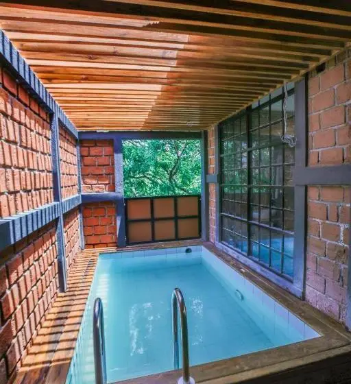 Sviitti Uima-allas, Covanro Sigiriya   Brand New Luxury