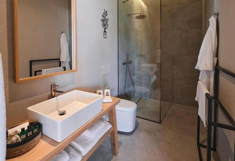 庭の見えるジュニアスイート, Cabras Kazdağları