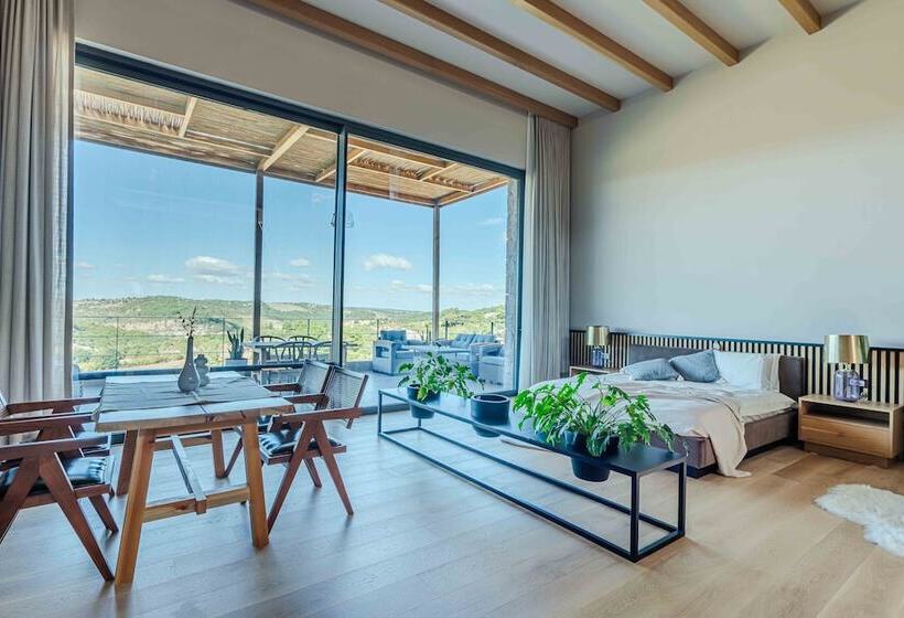 庭の見えるジュニアスイート, Cabras Kazdağları