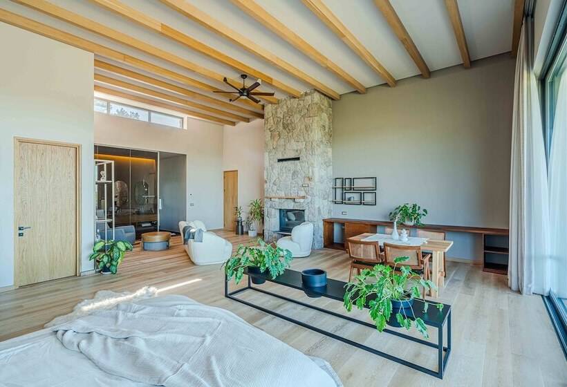 庭の見えるジュニアスイート, Cabras Kazdağları