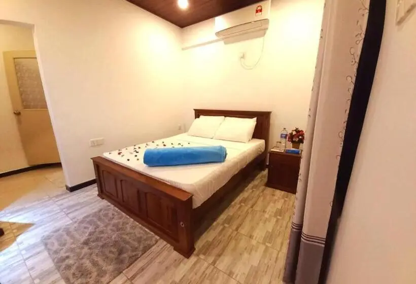 Deluxe-huone, Dinu Lanka Resort