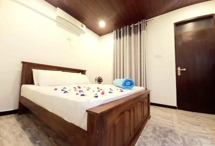 Deluxe-huone, Dinu Lanka Resort
