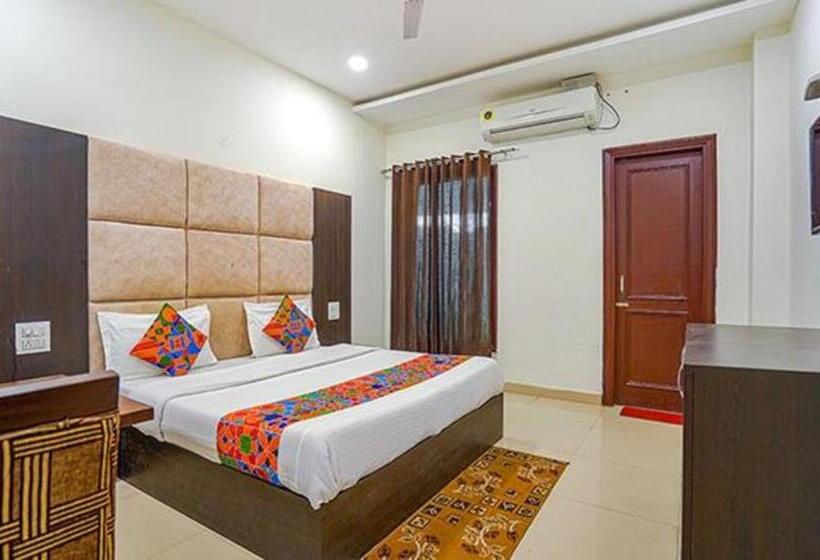 غرفة ديلوكس, Fabhotel Grand Model Town Inn