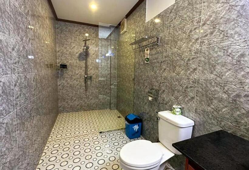 스탠다드 룸 킹사이즈 침대, Champa Inn Resort