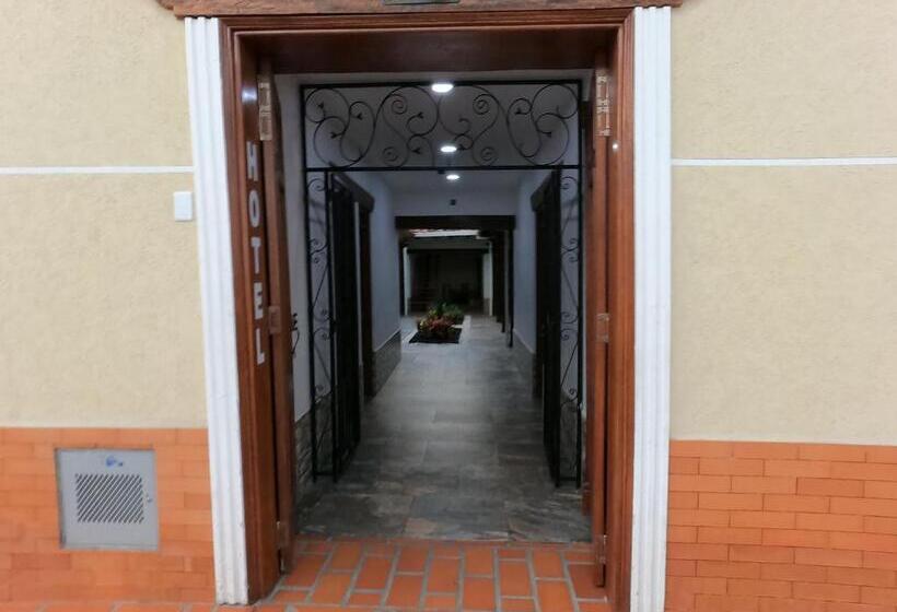 スタンダードルーム, Colonial