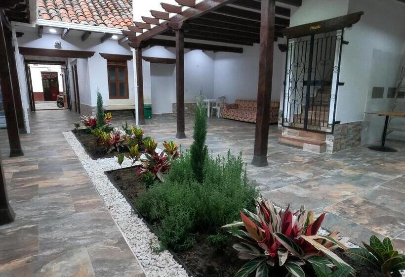 スタンダードルーム, Colonial