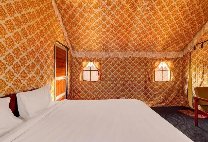 غرفة كلاسيكية ثلاثية, Oyo Pritampalace