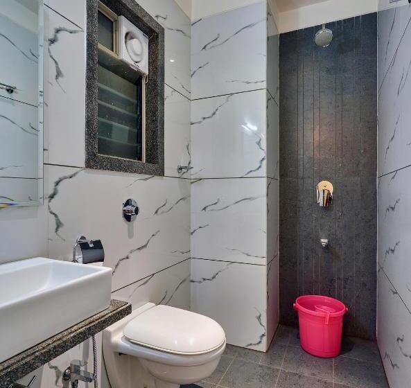 חדר דלוקס, Swamini Kolhapur