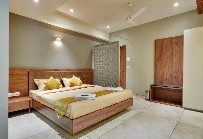 غرفة ديلوكس, Swamini Kolhapur