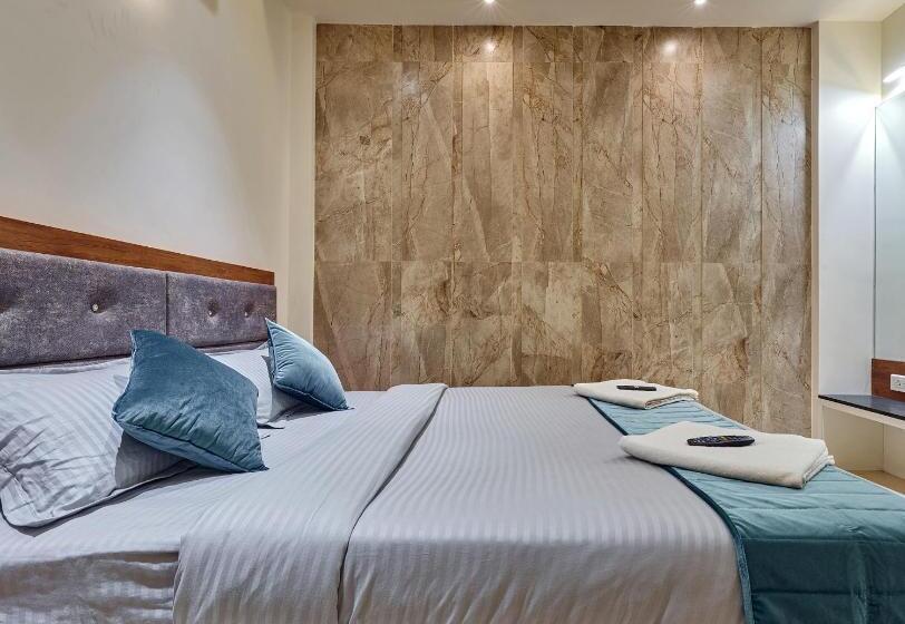 חדר קלאסי, Swamini Kolhapur