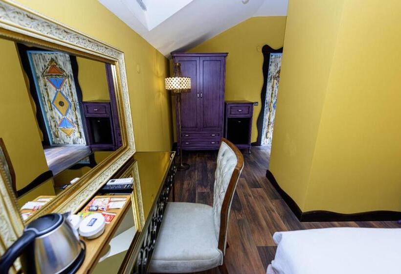 اتاق استاندارد, Tok Epi̇k