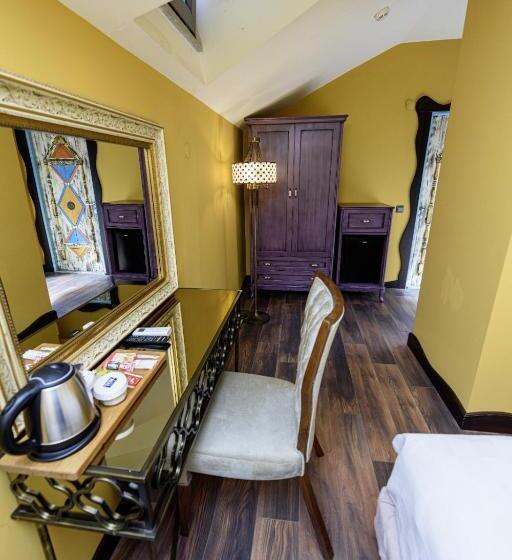 اتاق استاندارد, Tok Epi̇k