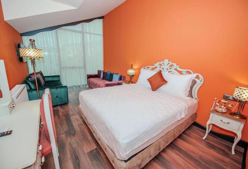 اتاق سوپریور, Tok Epi̇k