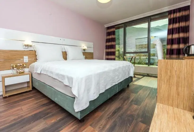Standard-huone, Tok Epi̇k