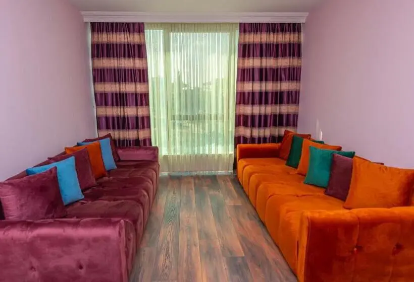 Superior-huone, Tok Epi̇k