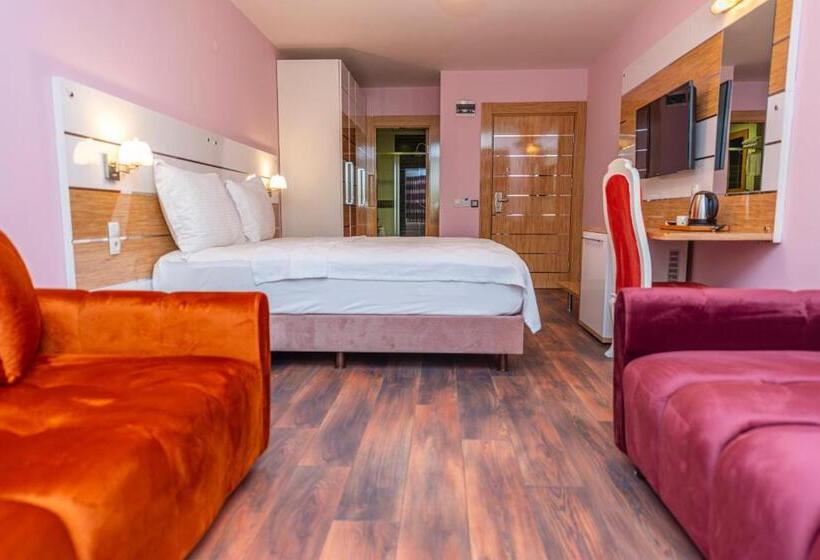 اتاق سوپریور, Tok Epi̇k