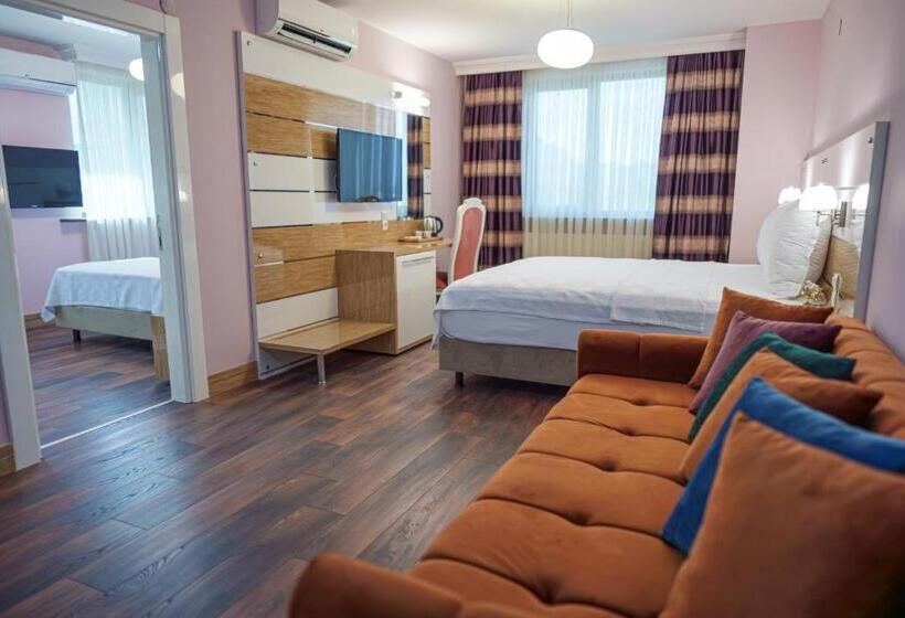 اتاق لوکس چهار تخته, Tok Epi̇k