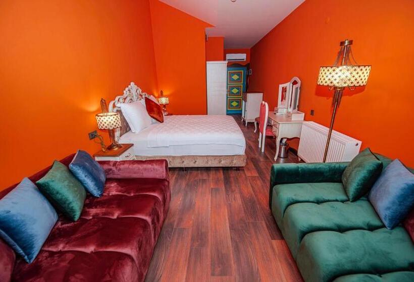 اتاق لوکس, Tok Epi̇k