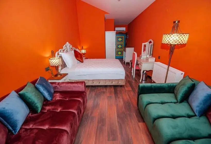 Deluxe-huone, Tok Epi̇k