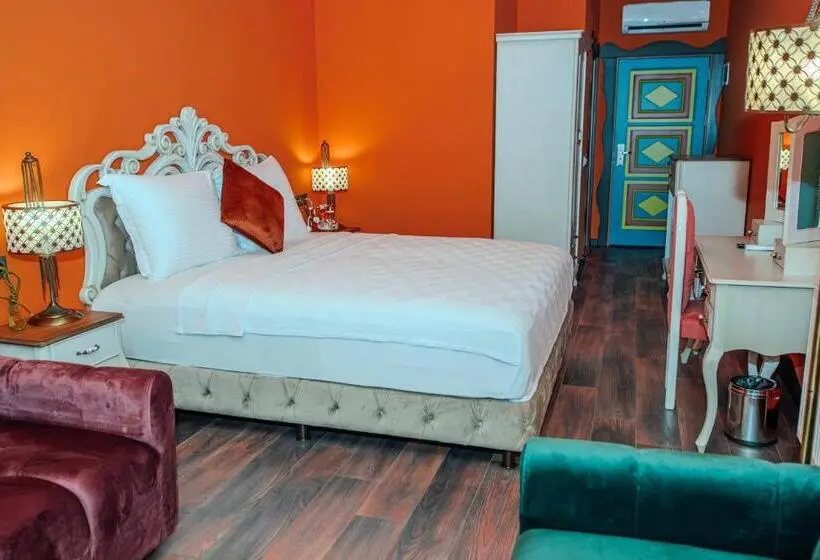 Deluxe-huone, Tok Epi̇k