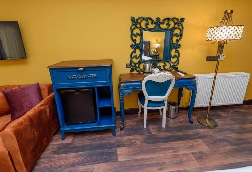 اتاق لوکس, Tok Epi̇k