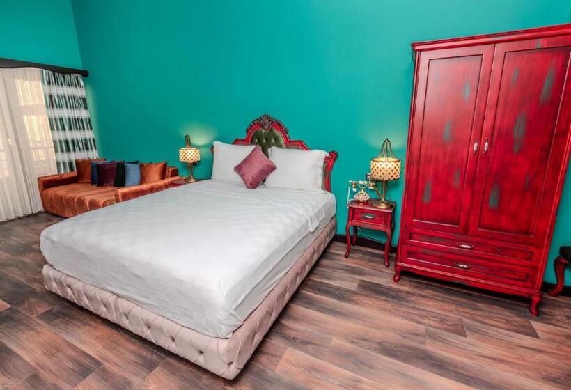 اتاق لوکس, Tok Epi̇k