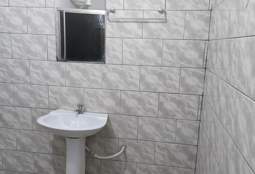 Quarto Estandar Individual, Turazzi
