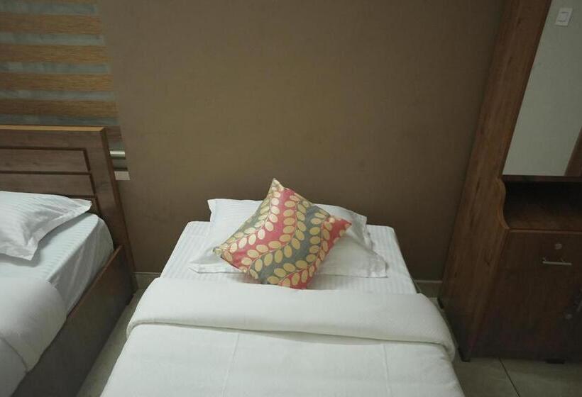 Трехместный Номер Deluxe, Luxe Hotel   Rooms & Villas Wayanad