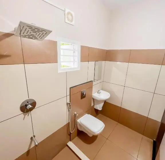 Deluxe Kolmen Hengen Huone, Luxe Hotel Rooms & Villas Wayanad