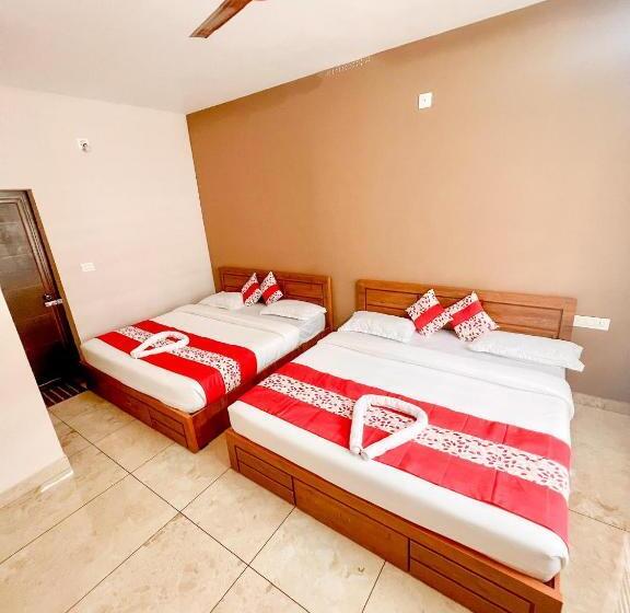 4인용 스탠다드 룸, Luxe Hotel   Rooms & Villas Wayanad
