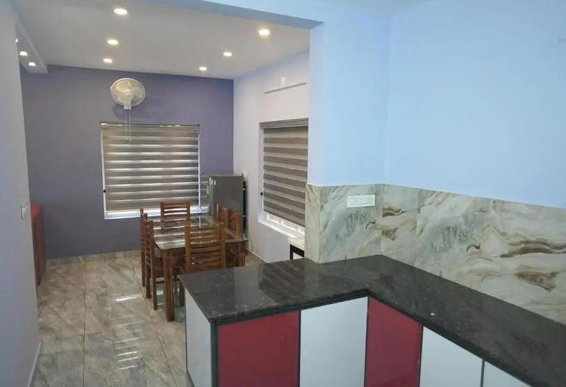 Villa 3 Makuuhuonetta, Luxe Hotel Rooms & Villas Wayanad