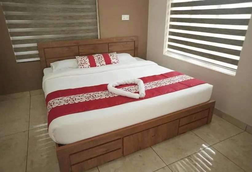 Talo 3 Makuuhuonetta, Luxe Hotel Rooms & Villas Wayanad