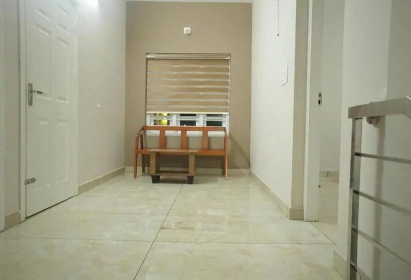 Talo 3 Makuuhuonetta, Luxe Hotel Rooms & Villas Wayanad
