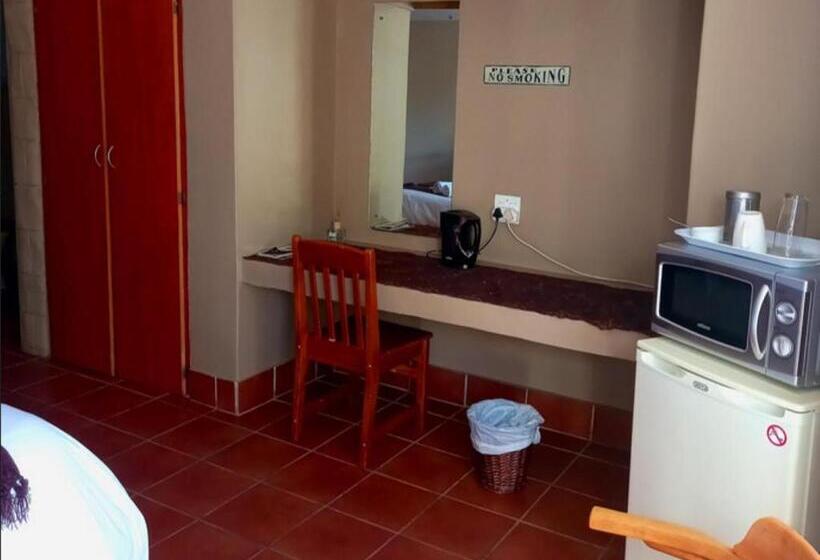 חדר סטנדרט לשלושה, Die Mynhuis