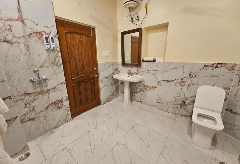 Quarto Estandar, Marwar House